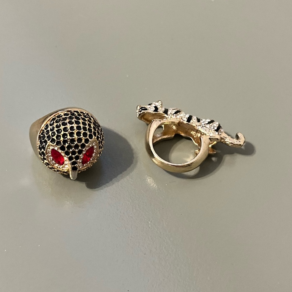 Chunky animal rings